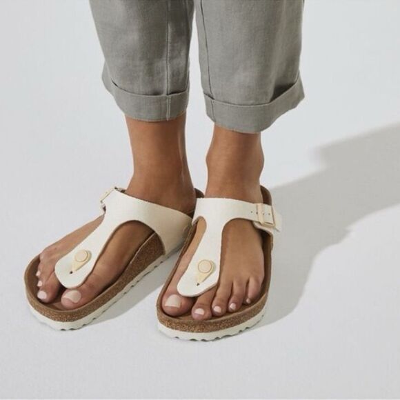 NWT Birkenstock Gizeh Vegan Big Buckle Rivet Logo Sandals in Eggshell Size 40 - Picture 1 of 11